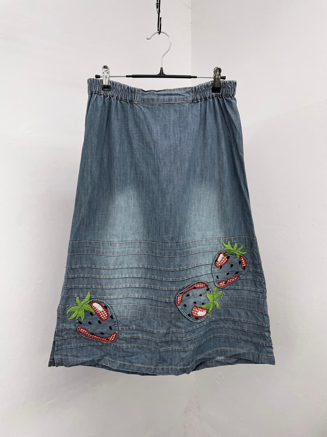 모리 딸기패치 핀턱 데님 롱 스커트🍓 상품이미지1