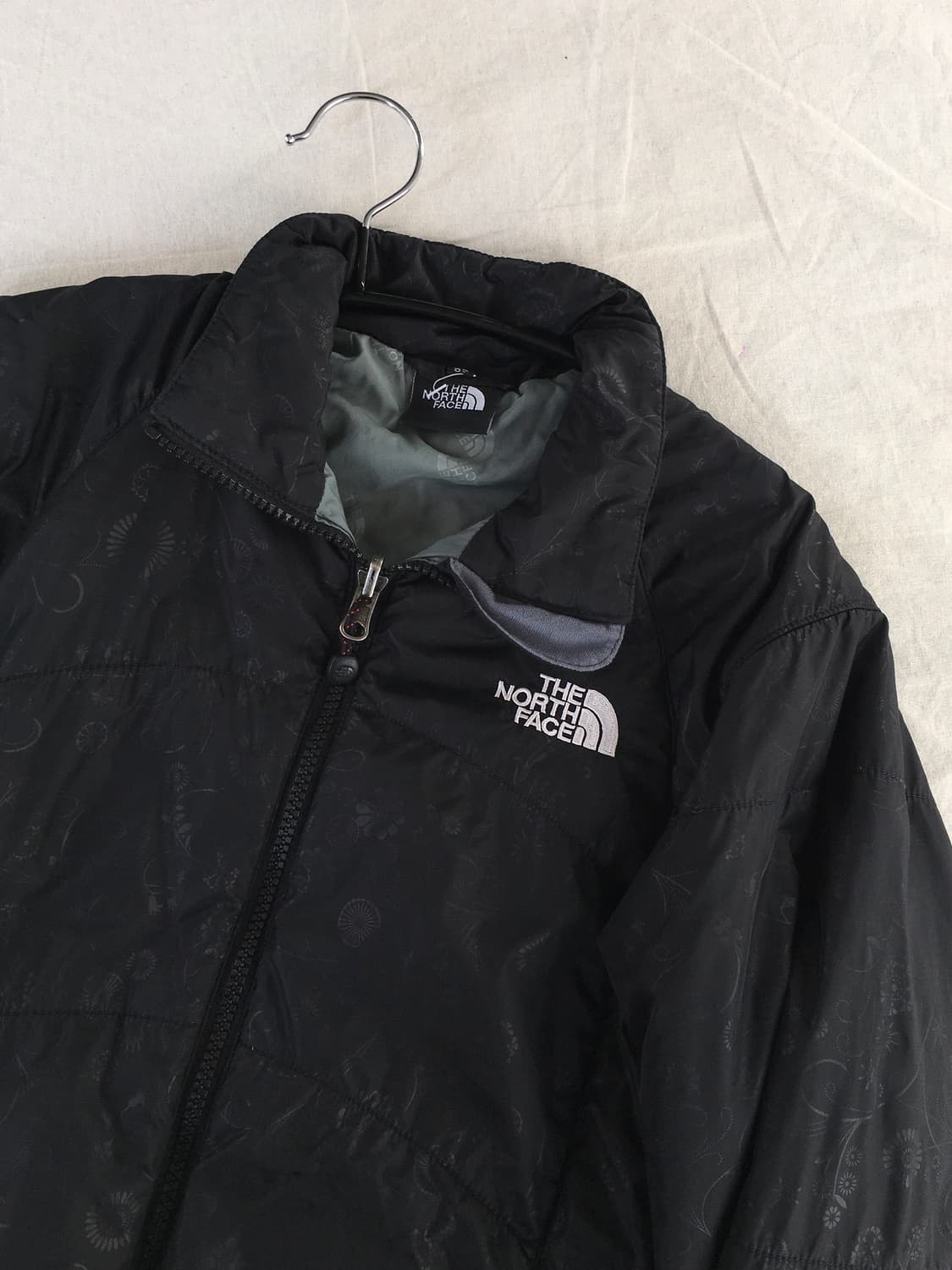 노스페이스 가슴로고 패턴패딩 상품이미지4