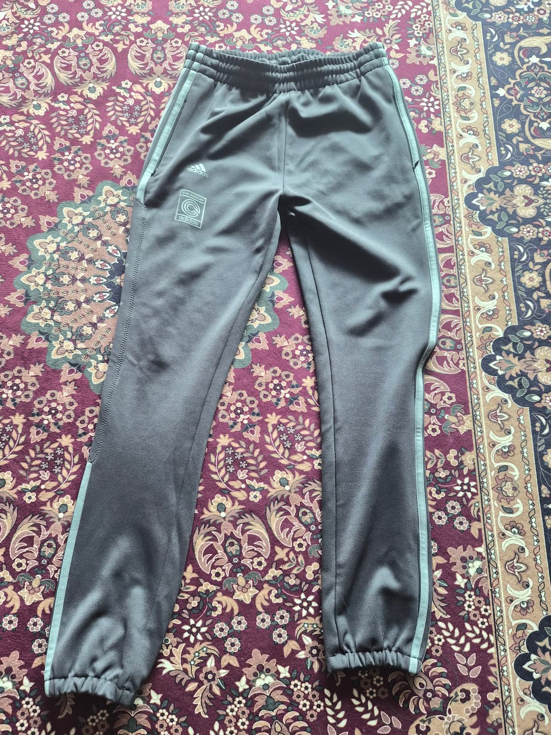 아디다스 이지 칼라바사스 팬츠 XS 상품이미지1