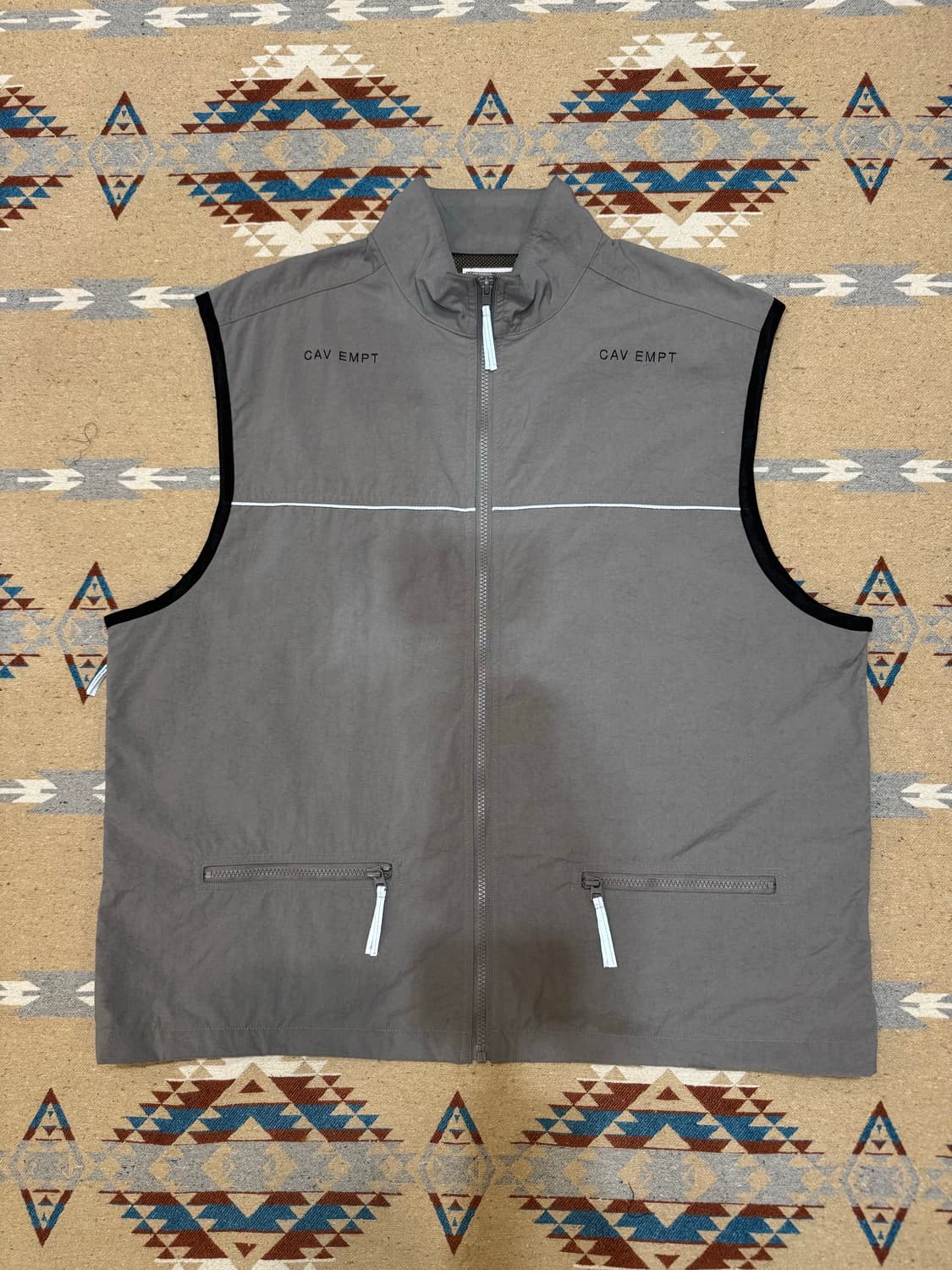 [XL] 카브엠트 나일론 집 베스트 그레이 -23SS 상품이미지1