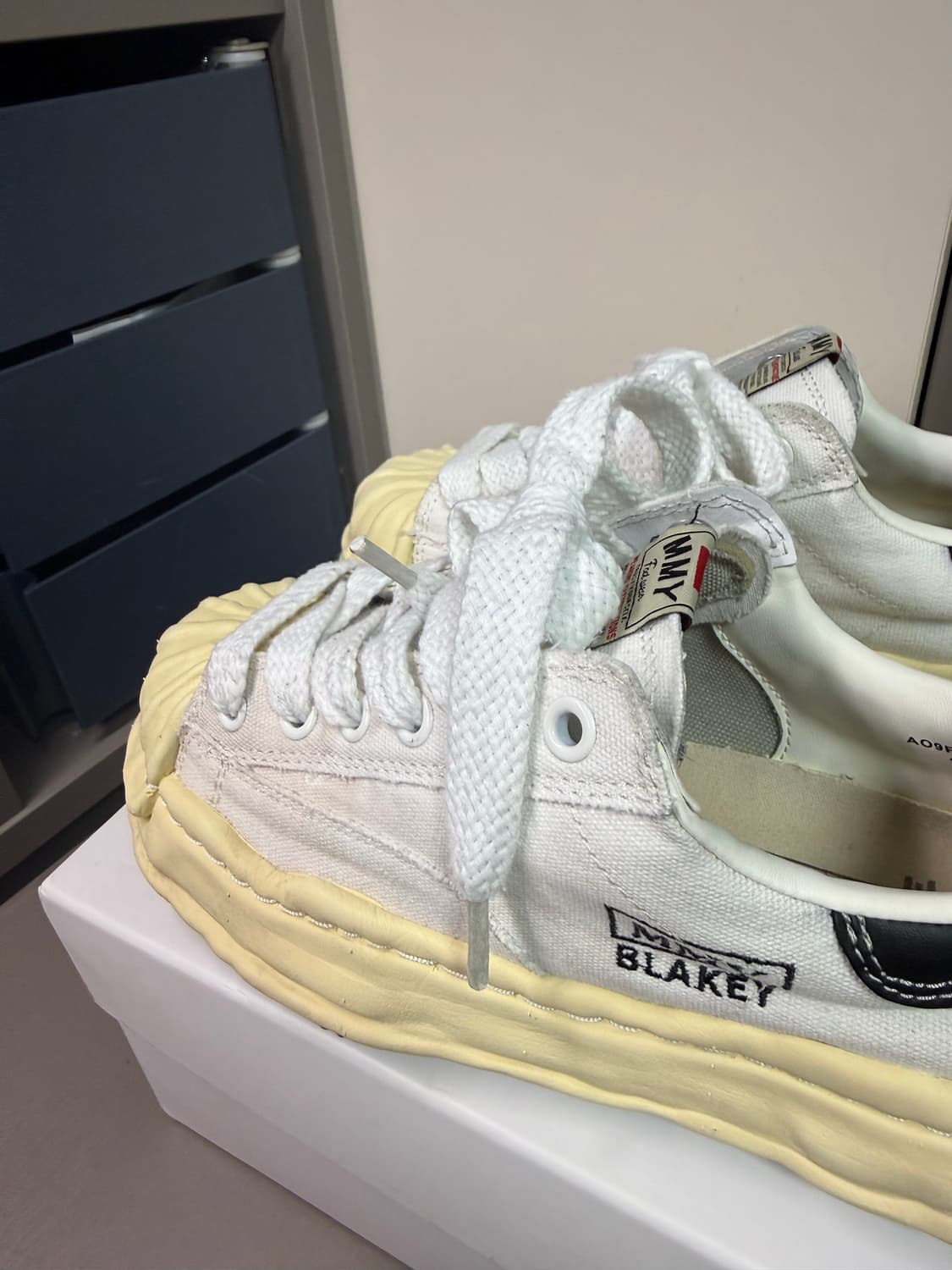 미하라 야스히로 블레이키 화이트 EU41(260) 상품이미지6