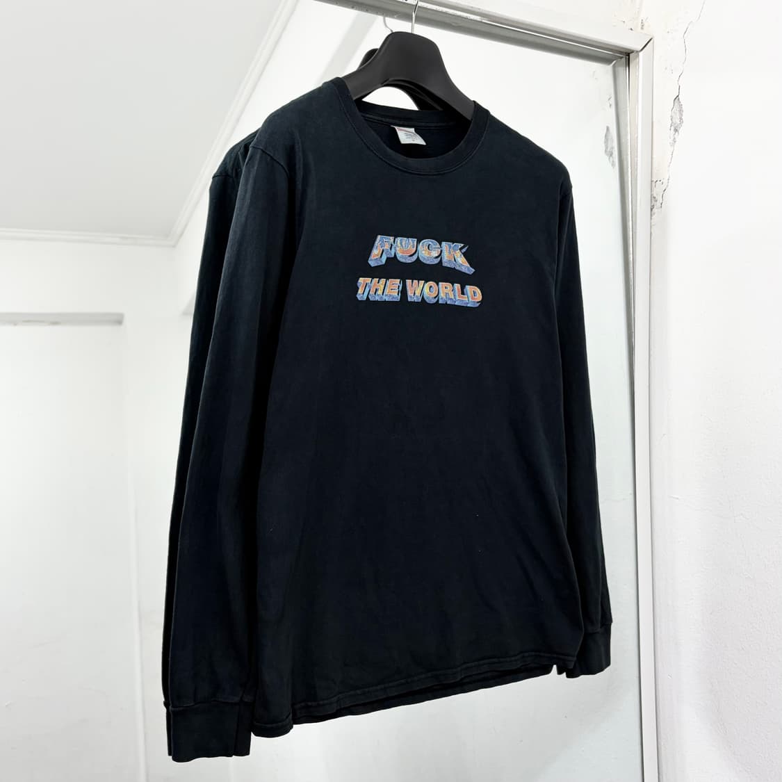 슈프림 퍽더월드 롱슬리브 상품이미지1