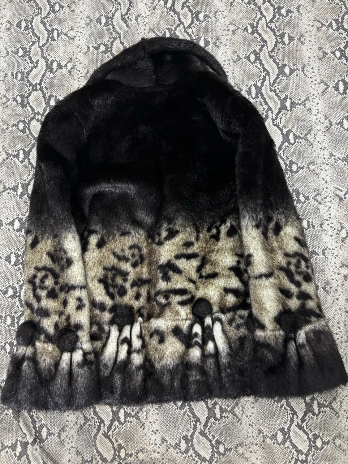 Kawaii Over-Size Fake Fur Jacket 상품이미지10