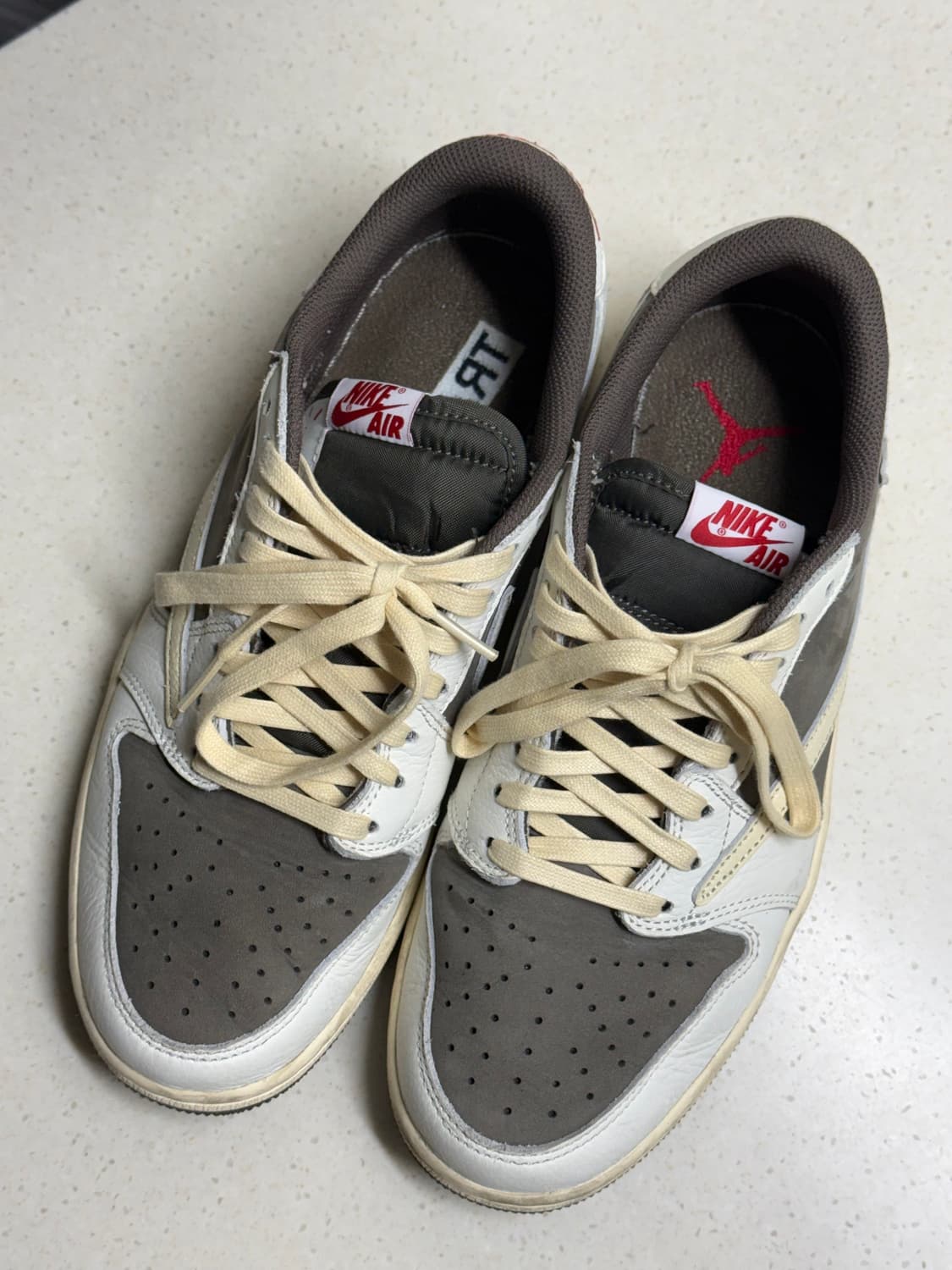 조던 1 x 트래비스 스캇 레트로 로우 OG SP 세일 앤 리저록 상품이미지1