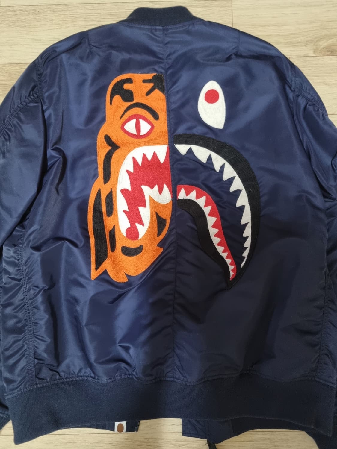 [판매] 베이프(A BATHING APE) 스플릿 타이거 샤크 ma-1 상품이미지3