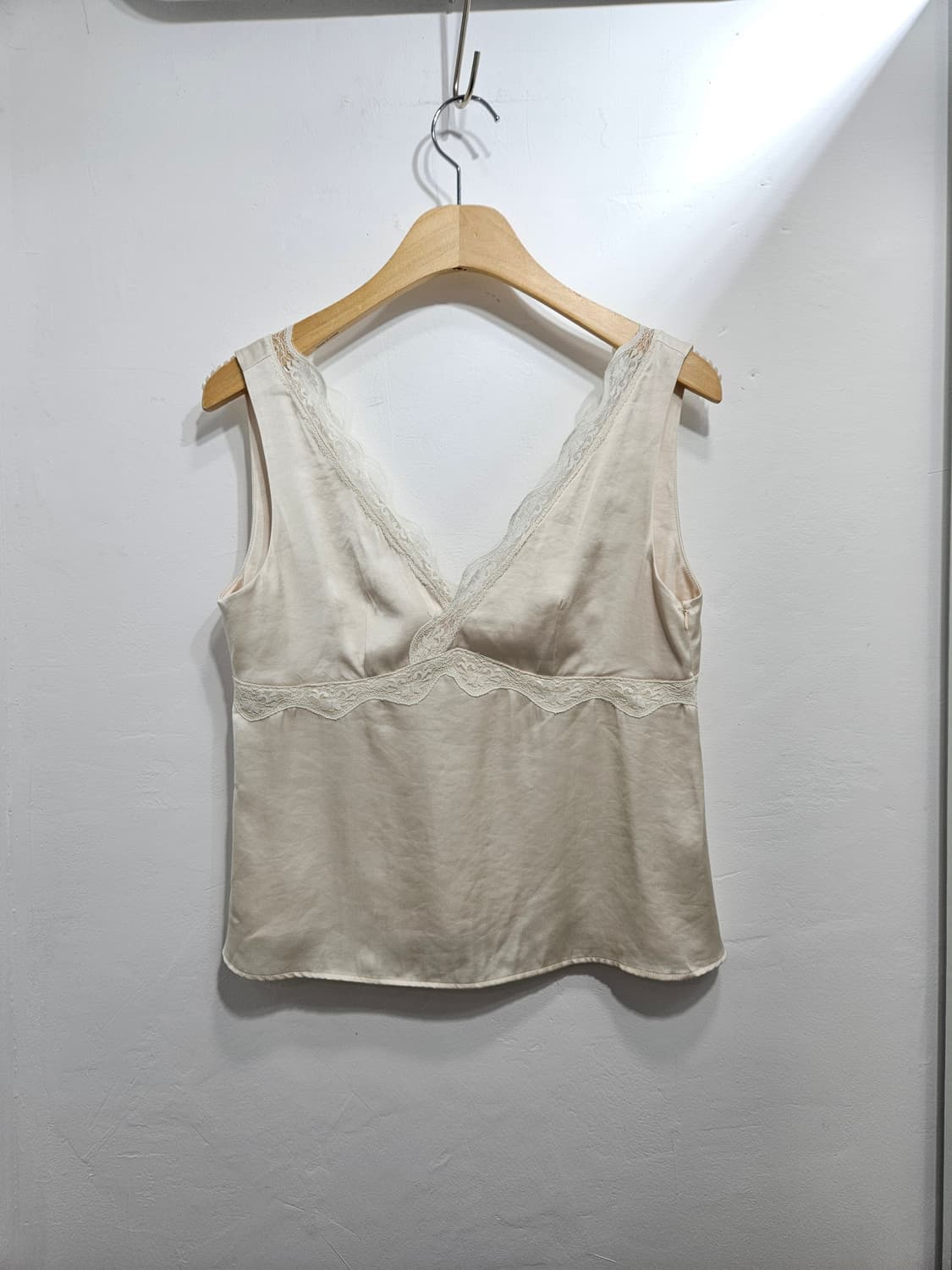 레이스 장식 나시 블라우스 상품이미지1