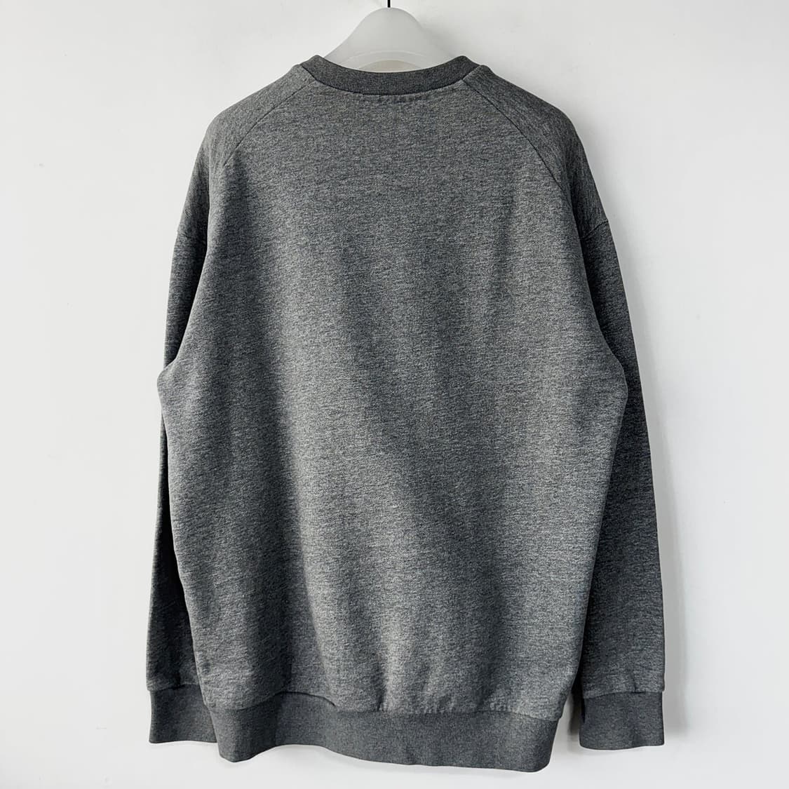 3.1필립림 피닉스 엠보 자수 맨투맨 상품이미지5