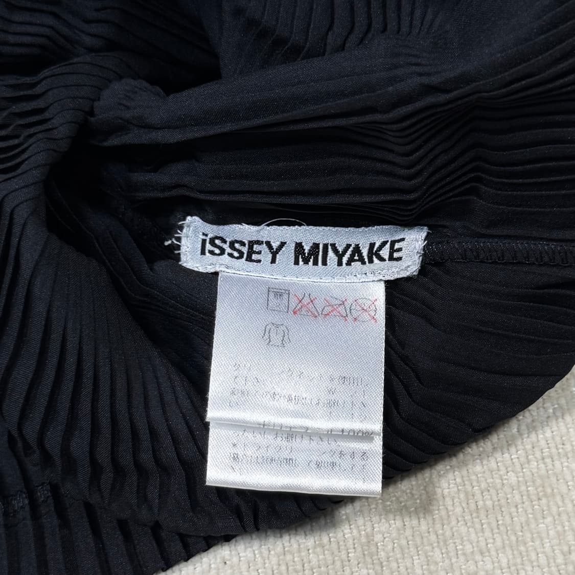 Long-sleeved asymmetrical top  상품이미지5