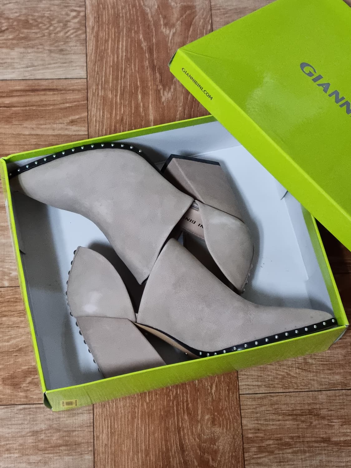 Gianni Bini Suede Western Heel 상품이미지1