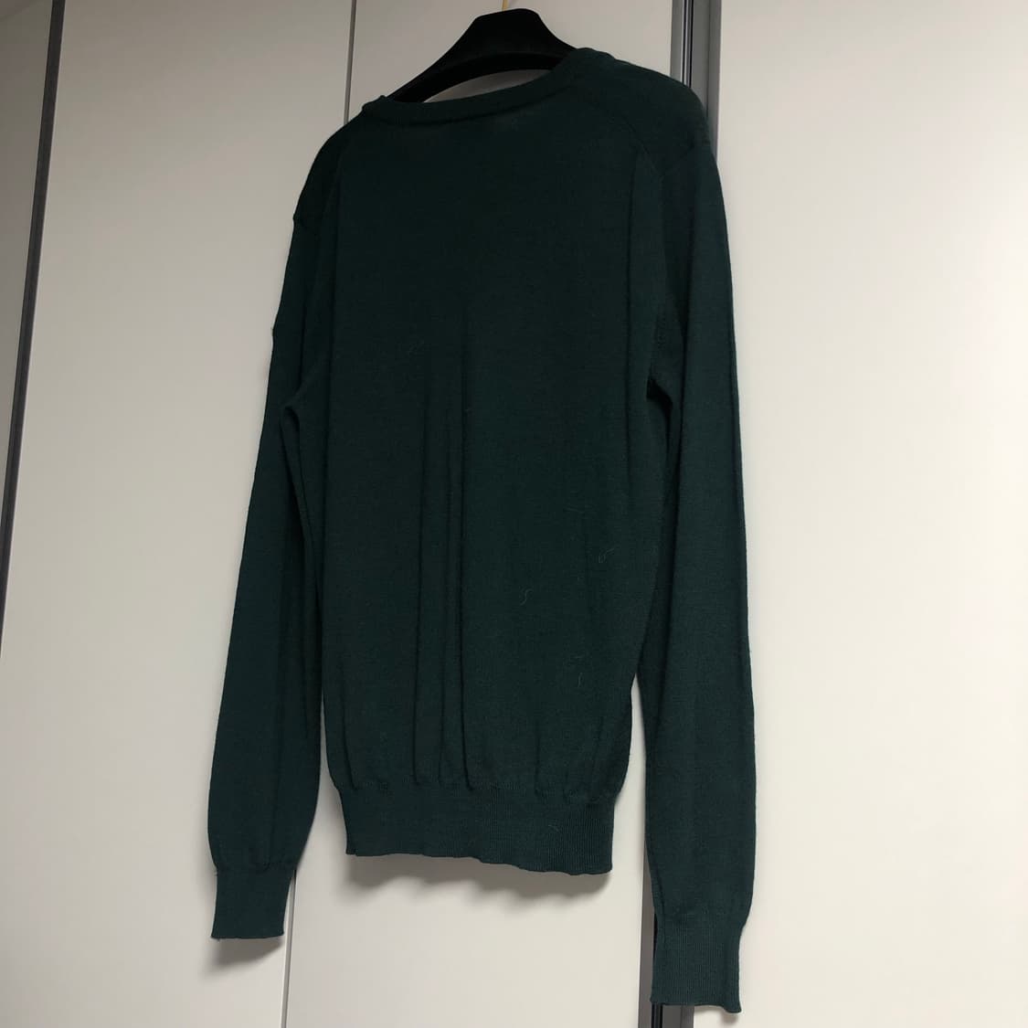 몽클레어 브이넥 울 니트 로고 와펜 상품이미지7