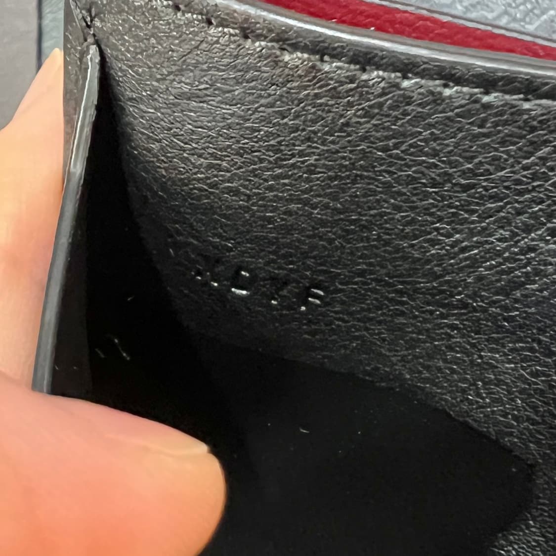 까르띠에 머스트 블랙 레더 카드 홀더 상품이미지8