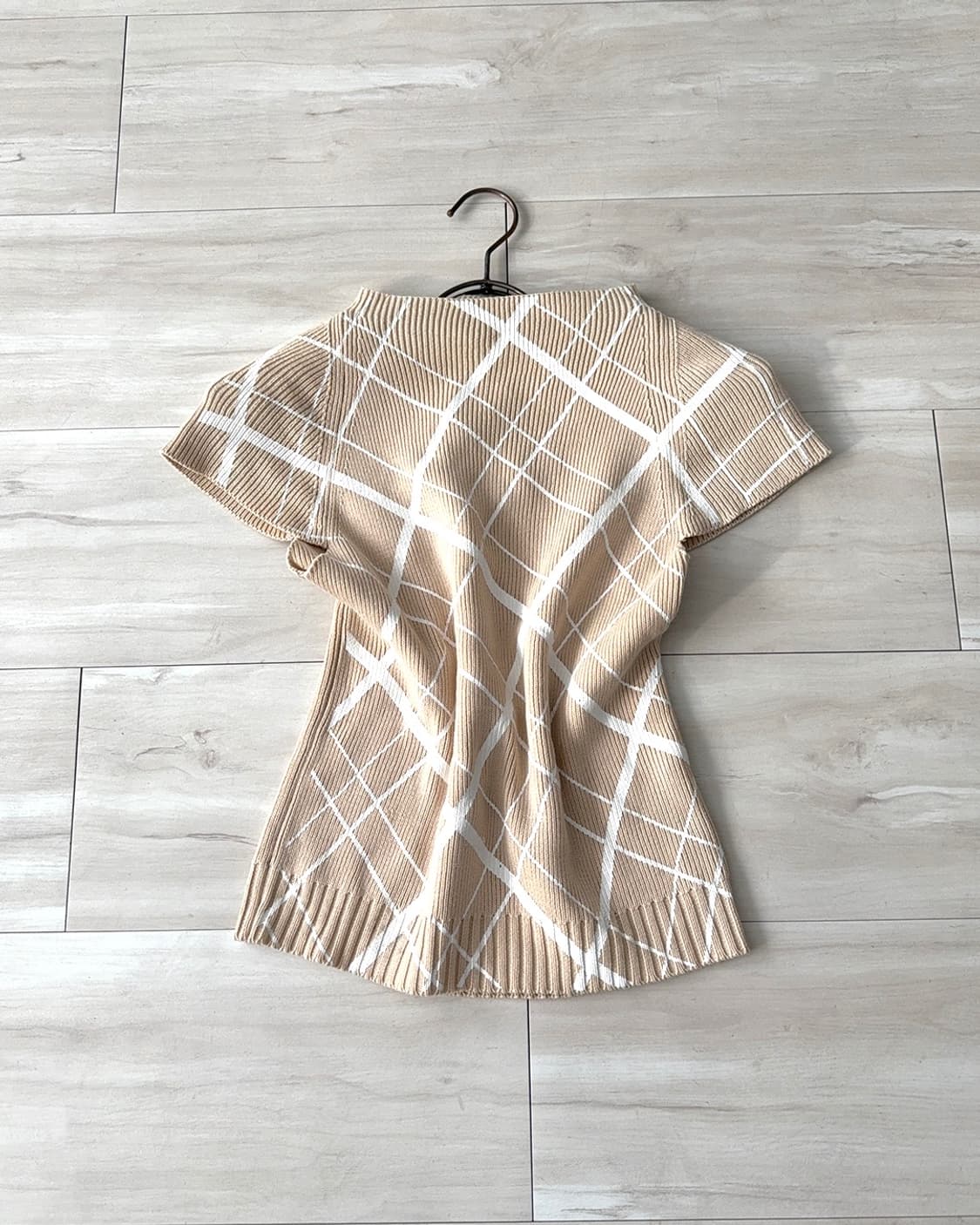 light beige check half top 상품이미지1