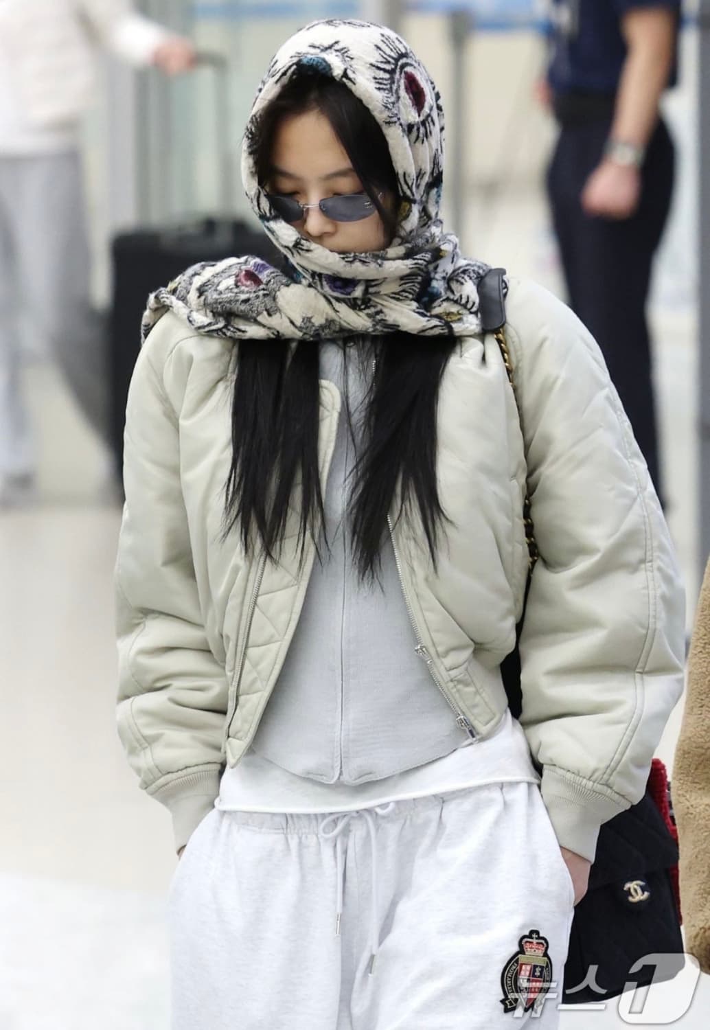 캐피탈 펠티드 울 스피크이지 해피 스카프 컬러풀 키나리 (제니 착용) 상품이미지1