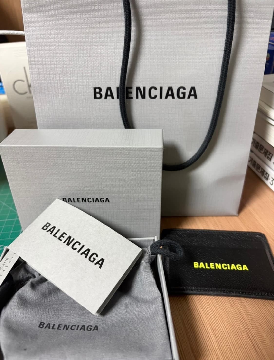 발렌시아가 카드지갑 상품이미지1