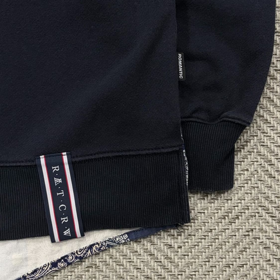 프리즘웍스 로맨틱크라운 페이즐리 맨투맨 v2632 상품이미지6