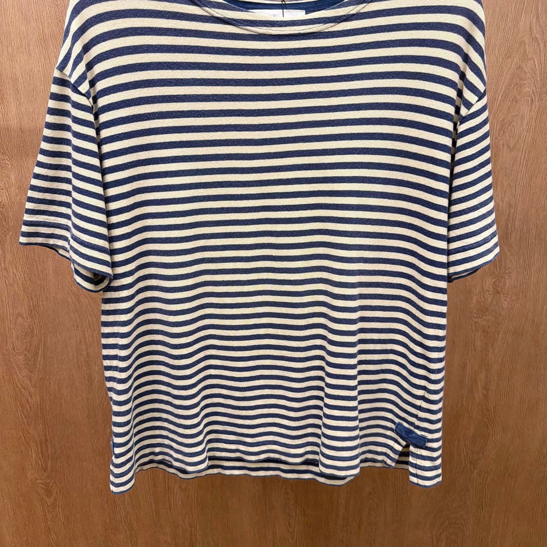 마가렛 호웰 반팔 티셔츠 스트라이프 패턴 라운드넥 슬릿 디테일 네이비 상품이미지5