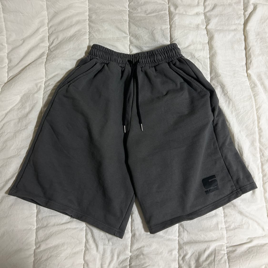 썸플레이스 버뮤다 트레이닝팬츠 (차콜) 상품이미지5