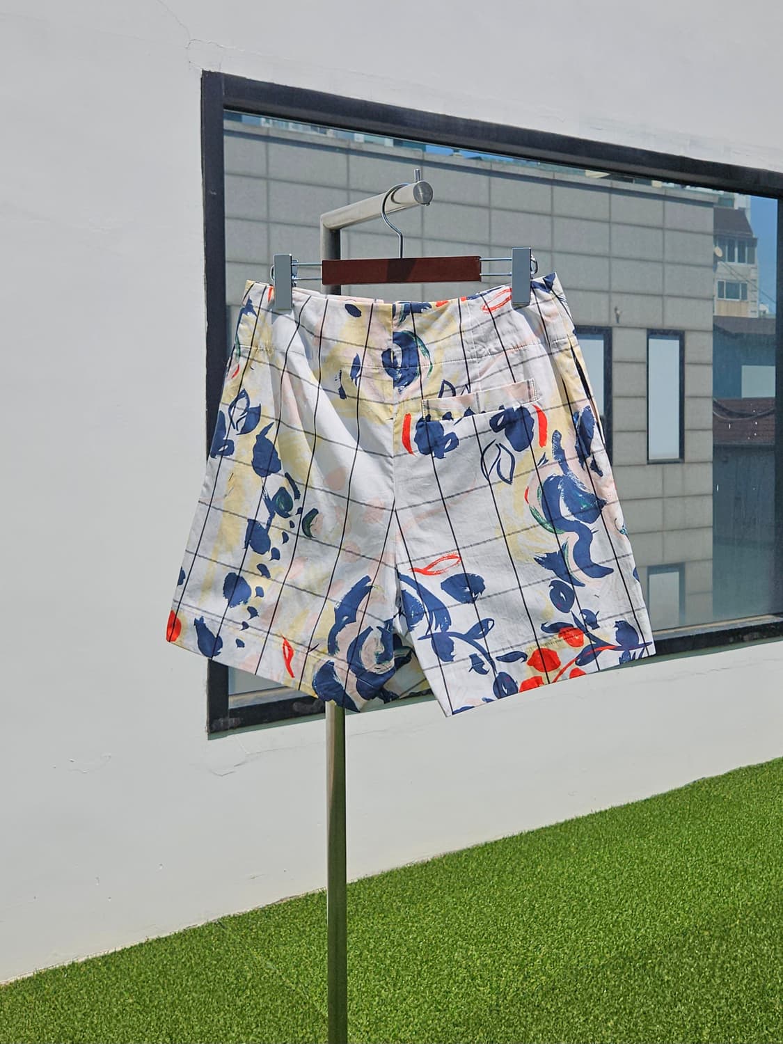 비비안웨스트우드 하프 랩 팬츠 상품이미지2