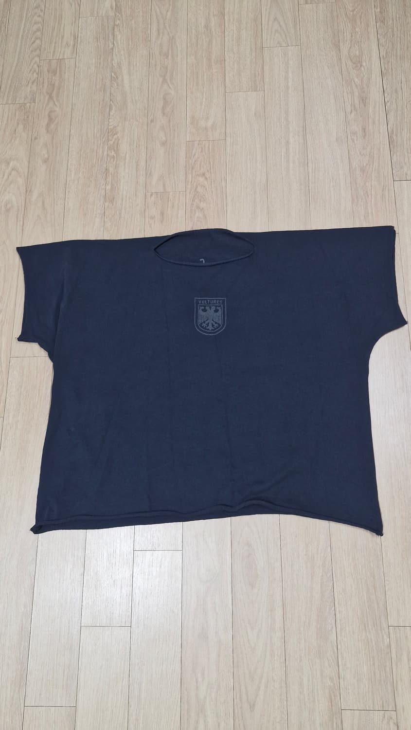 Yeezy 벌쳐스 박스티 상품이미지1