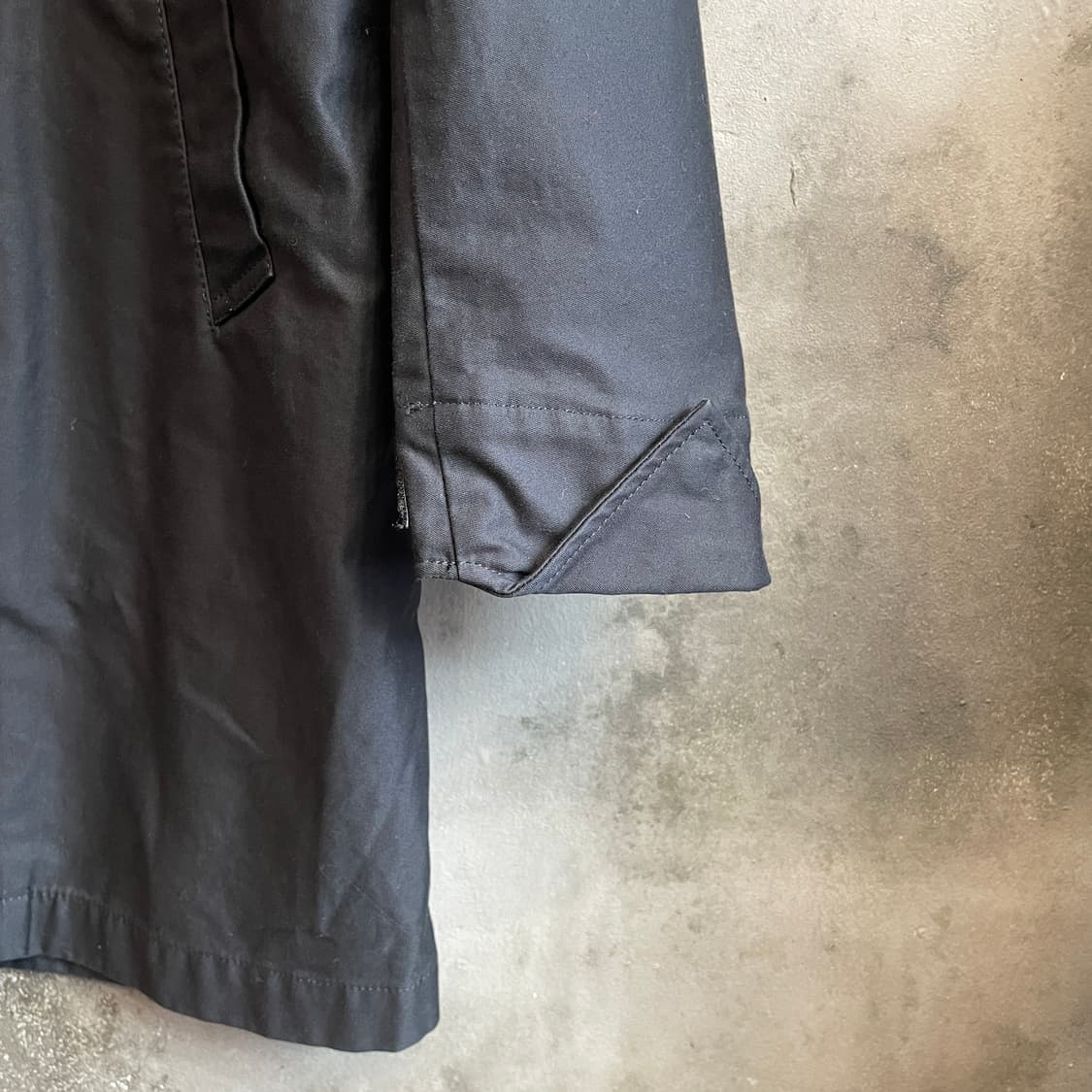 어태치먼트 하이넥 새틴 밀리터리 자켓 상품이미지5