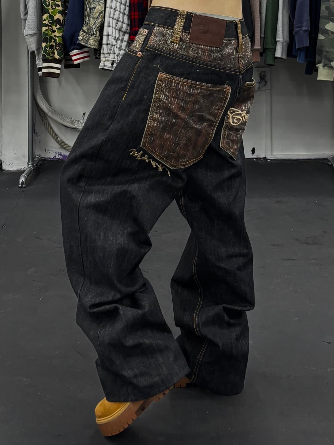 쿠지 올드스쿨 뱀피 데님팬츠 상품이미지1