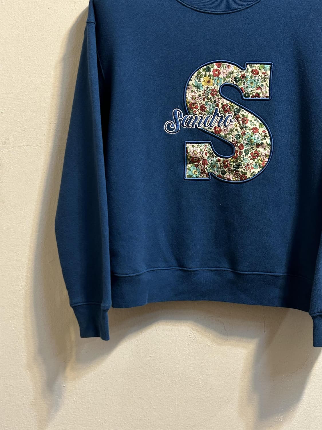 산드로 플라워 자수 로고 스웻셔츠 상품이미지4