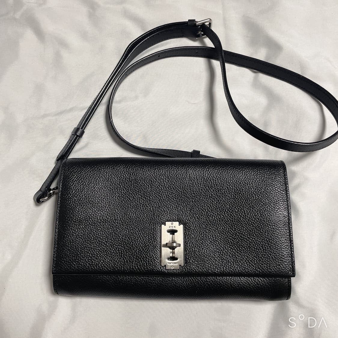 분크 블랙 크로스백 단종상품 상품이미지1