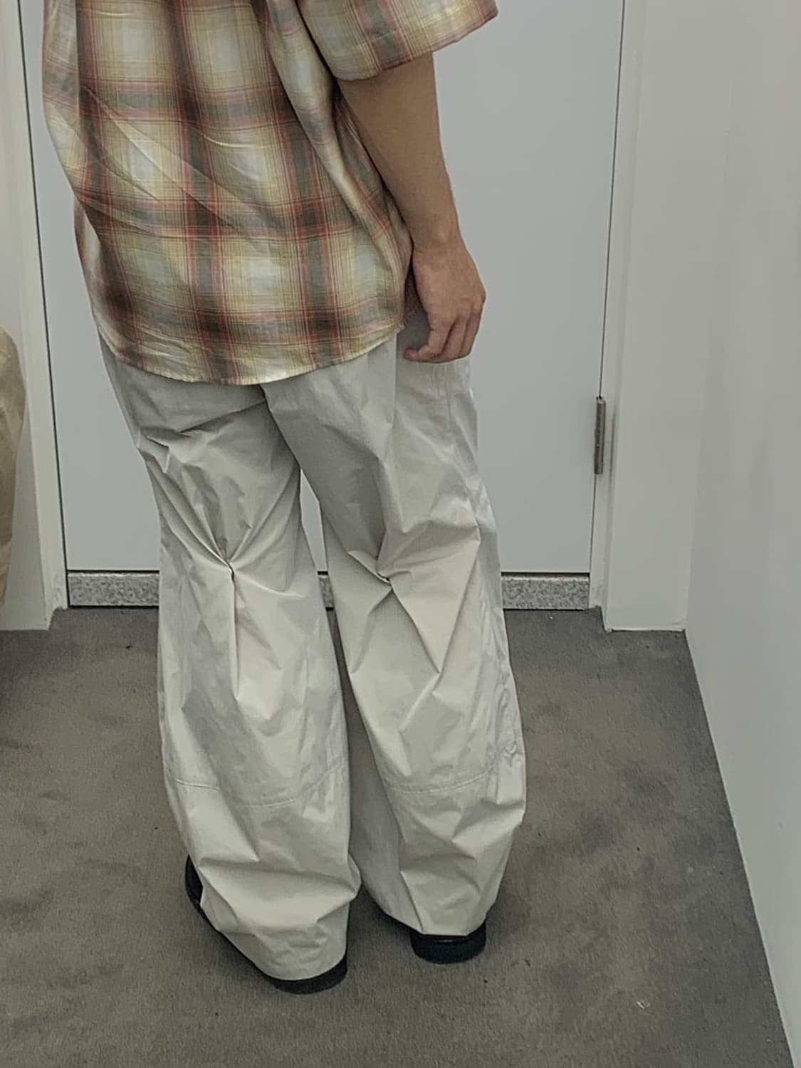 해칭룸 22ss 볼륨팬츠 다크그린 상품이미지2