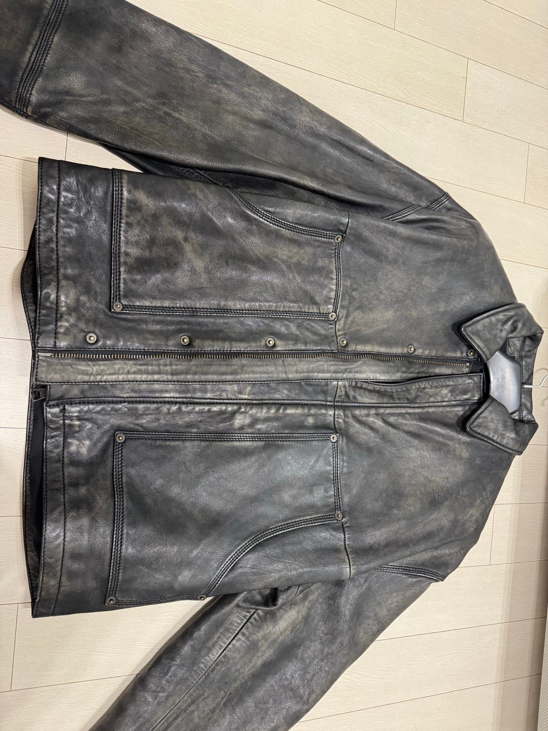 자라 워싱 이펙트 레더 점퍼 상품이미지1