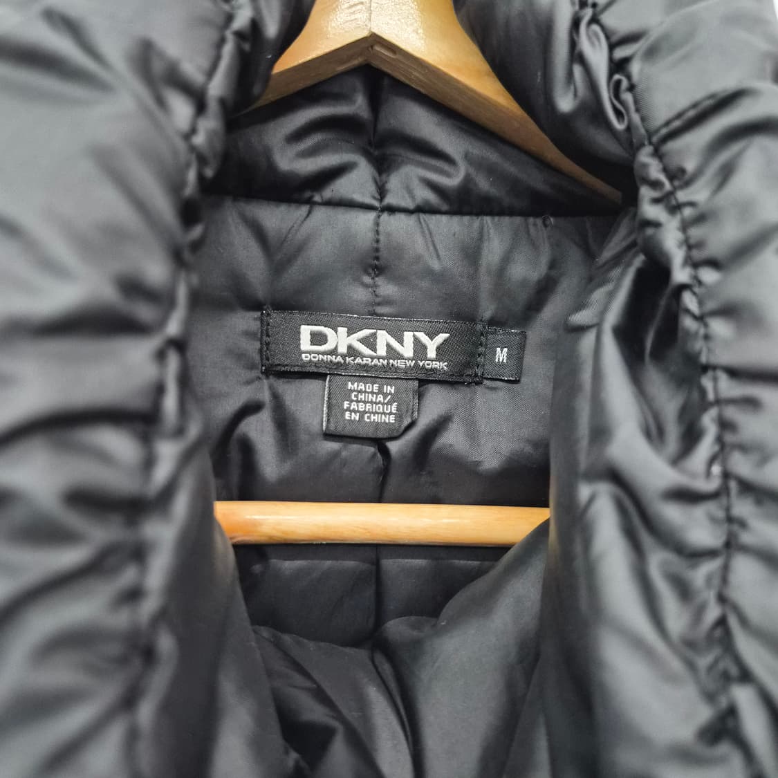 DKNY 블랙 패딩 점퍼 여성 M 상품이미지3