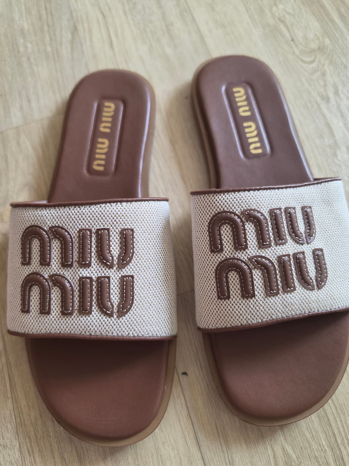 미우미우라피아슬라이드슬리퍼 38 상품이미지3