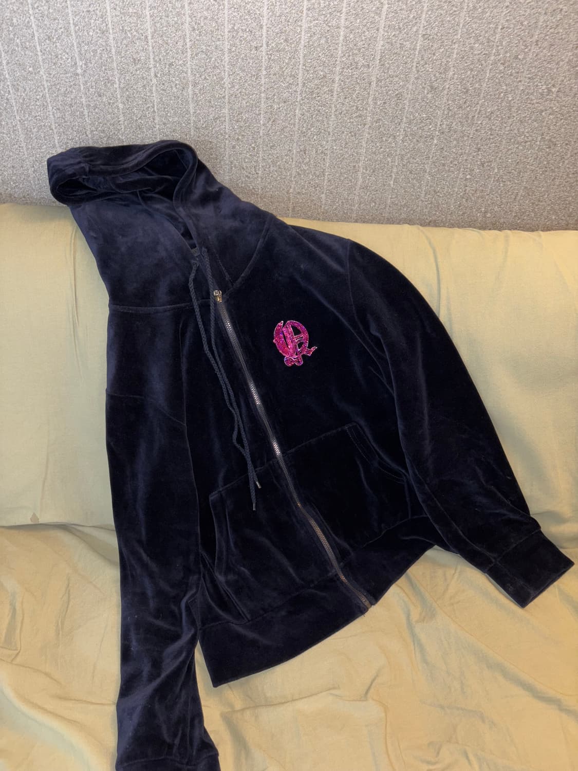 Y2K 벨벳 크롭 후드집업 상품이미지4