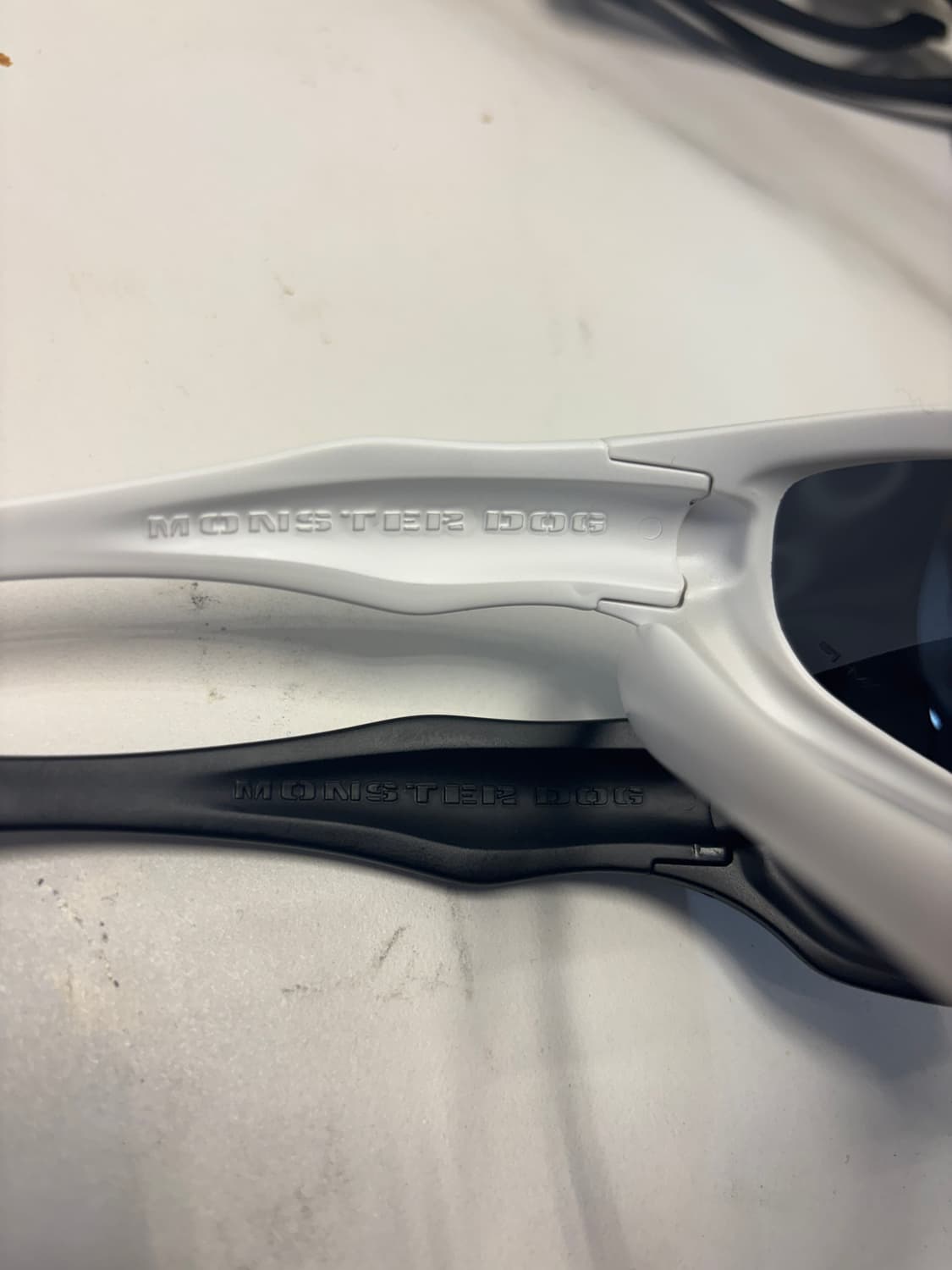 오클리 / 몬스터독 화이트, 블랙 각각 상품이미지2