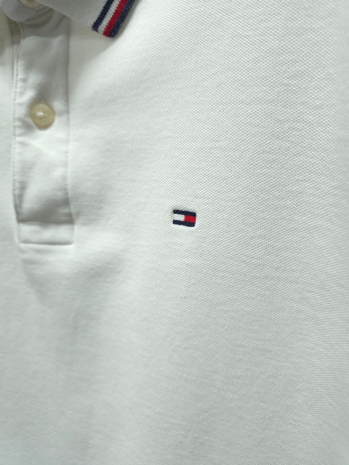 타미힐피거 화이트 배색 포인트 퍼포먼스 피케 반팔 카라티 (M) 상품이미지3