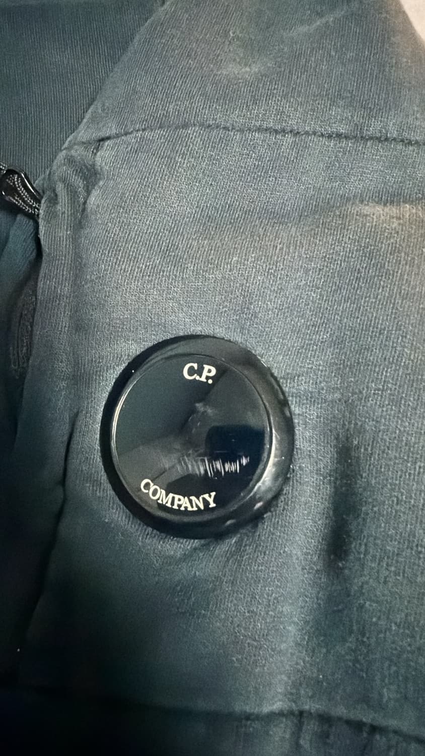 CP컴퍼니 라이트 플리스 후드집업 상품이미지4