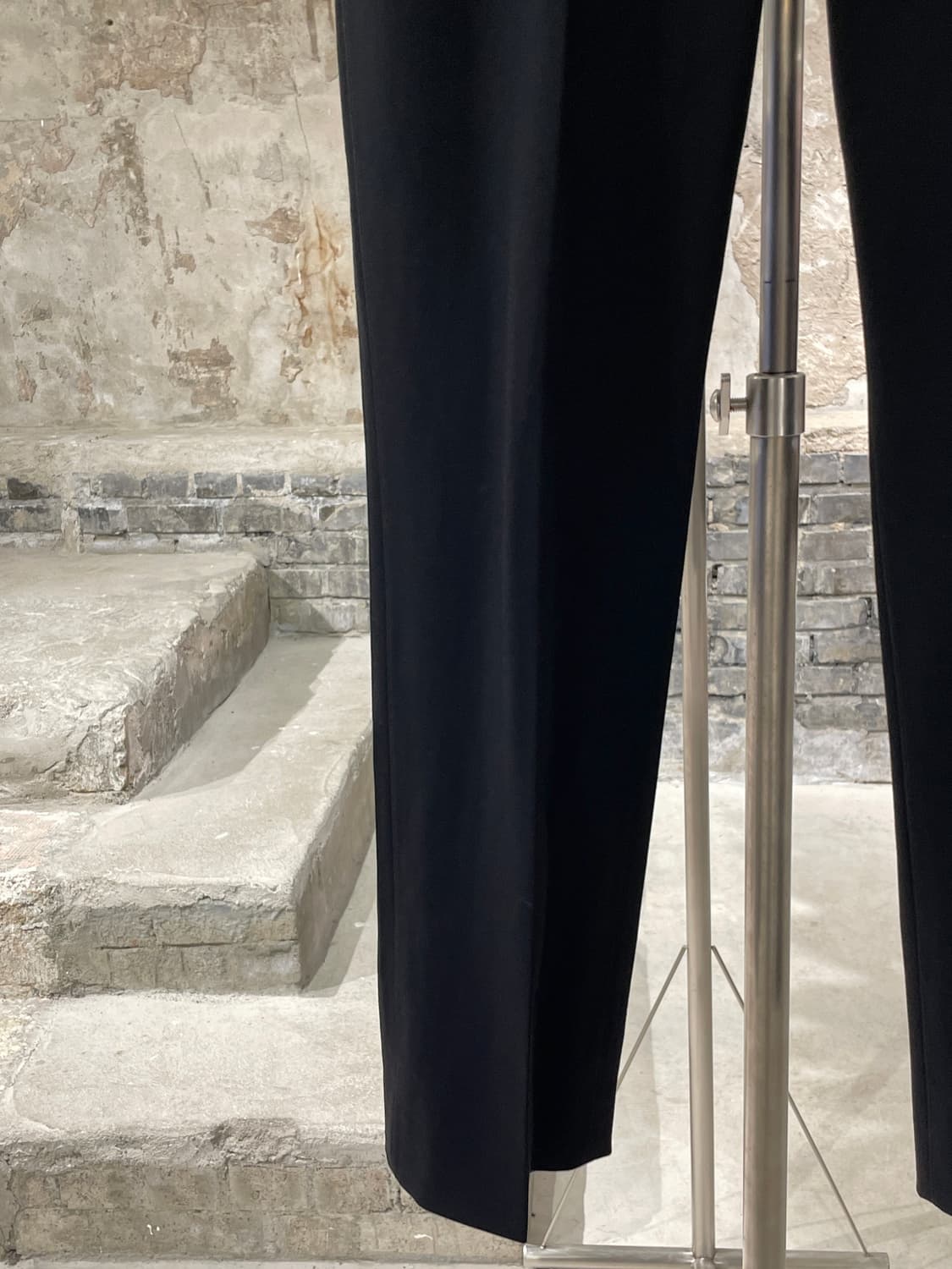 프라다 블랙 클래식 원턱 원모 슬랙스 상품이미지4