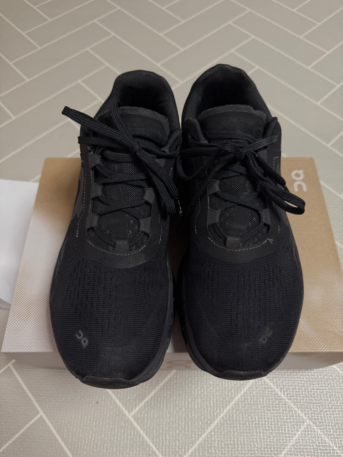 [270] 온러닝 클라우드몬스터 블랙 on running 상품이미지2