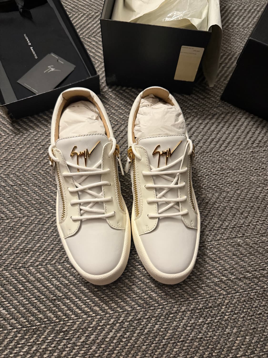 쥬세페 자노티 메이런던 화이트 39 상품이미지5