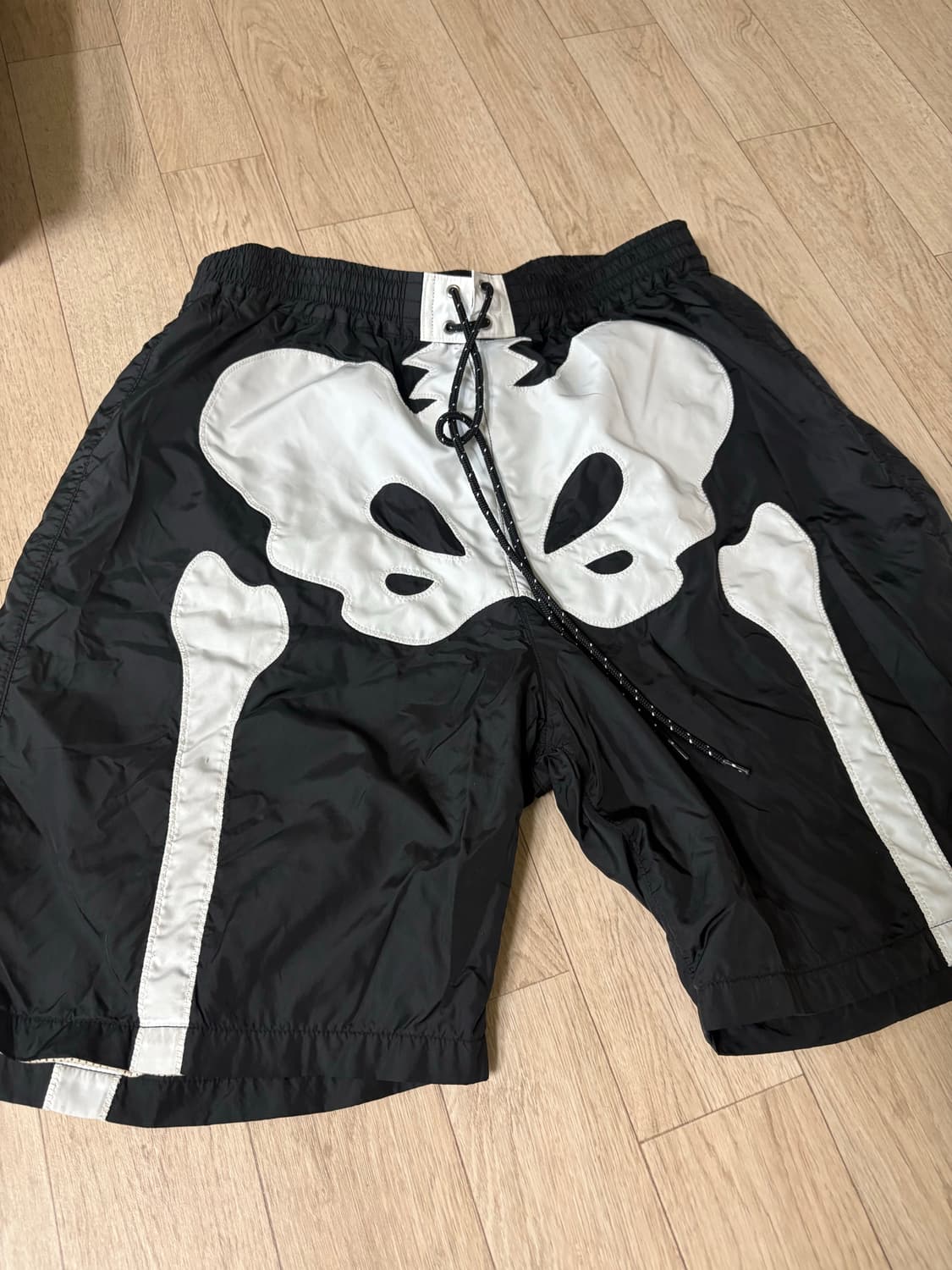 4)캐피탈 나일론 본 쇼츠 블랙 반바지 상품이미지1