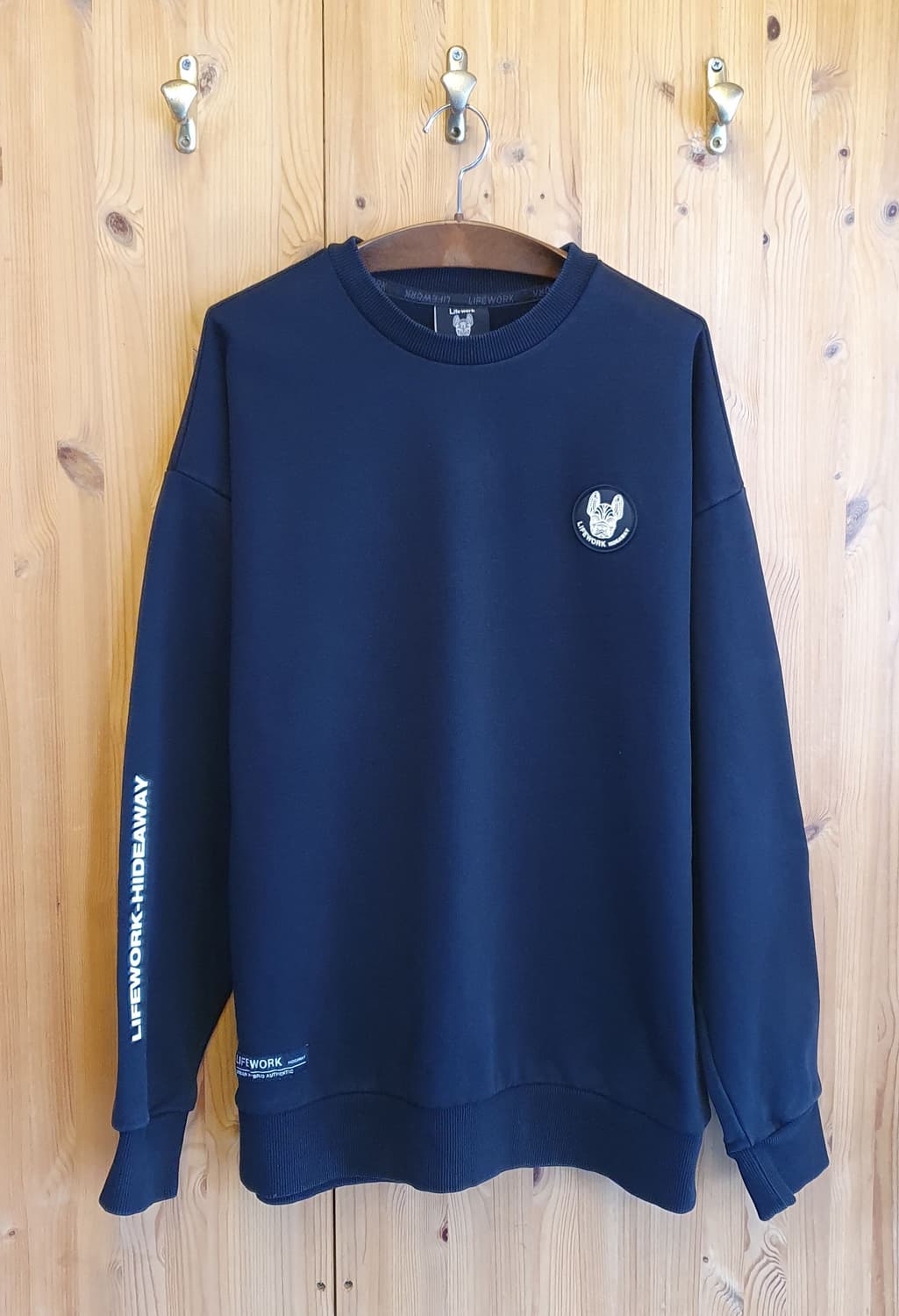 100.Life Work 로고 맨투맨 상품이미지1