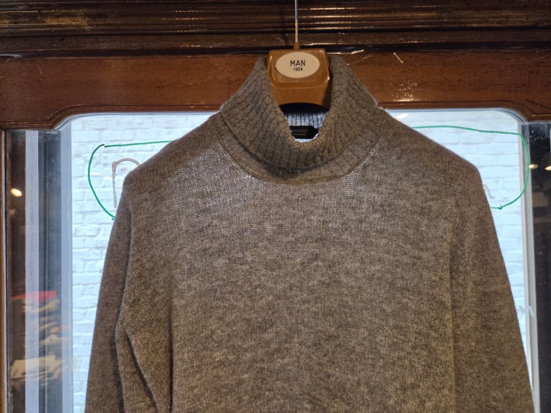 자노네 터틀넥 상품이미지3