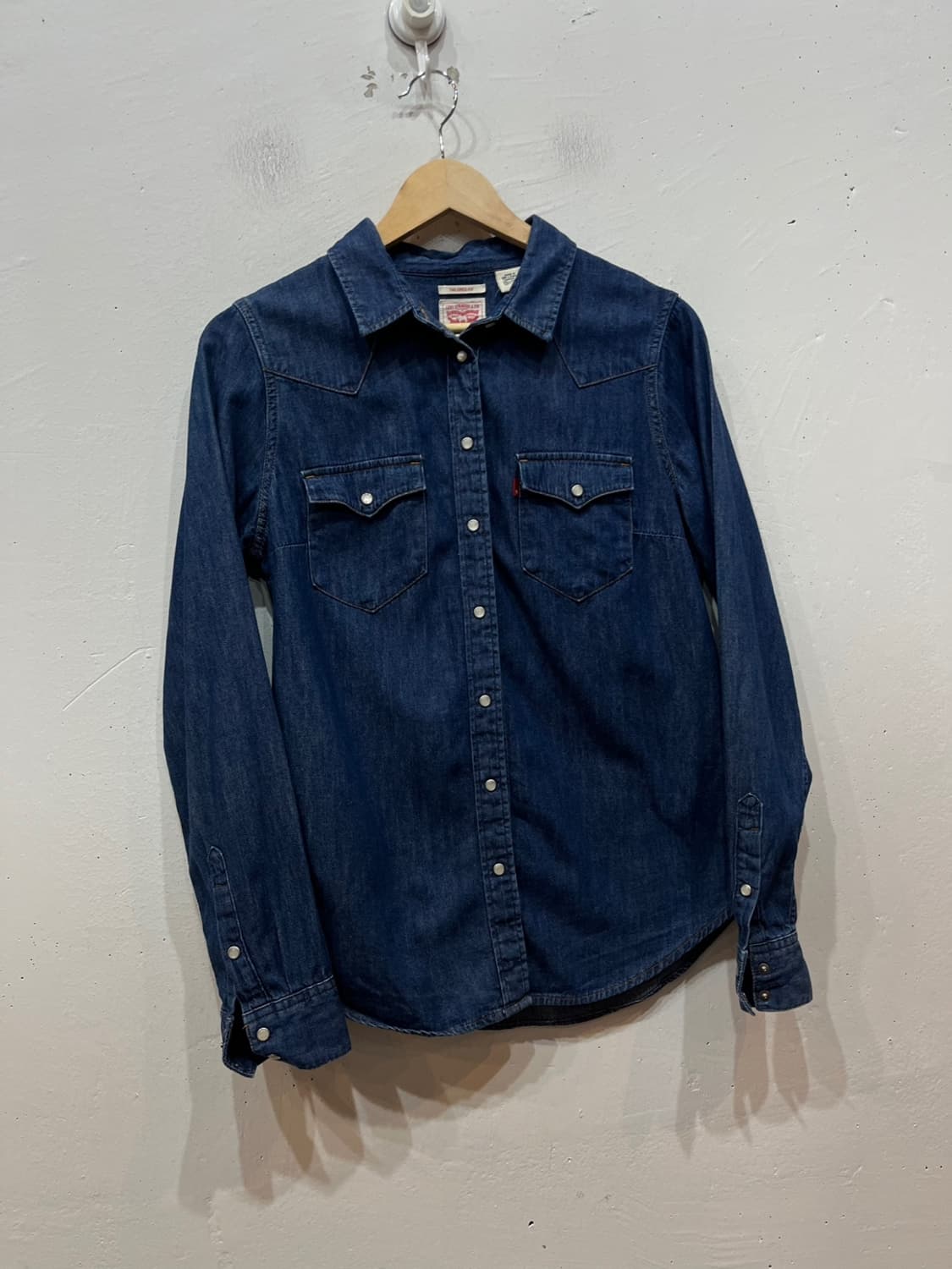 리바이스 웨스턴 데님셔츠 우먼즈 상품이미지1
