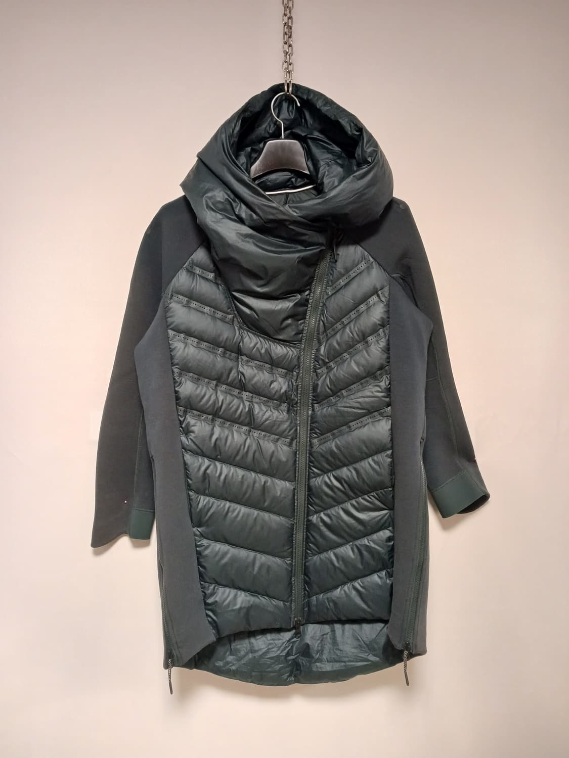 나이키 우먼스  테크 플리스 에어로 로프트 상품이미지1