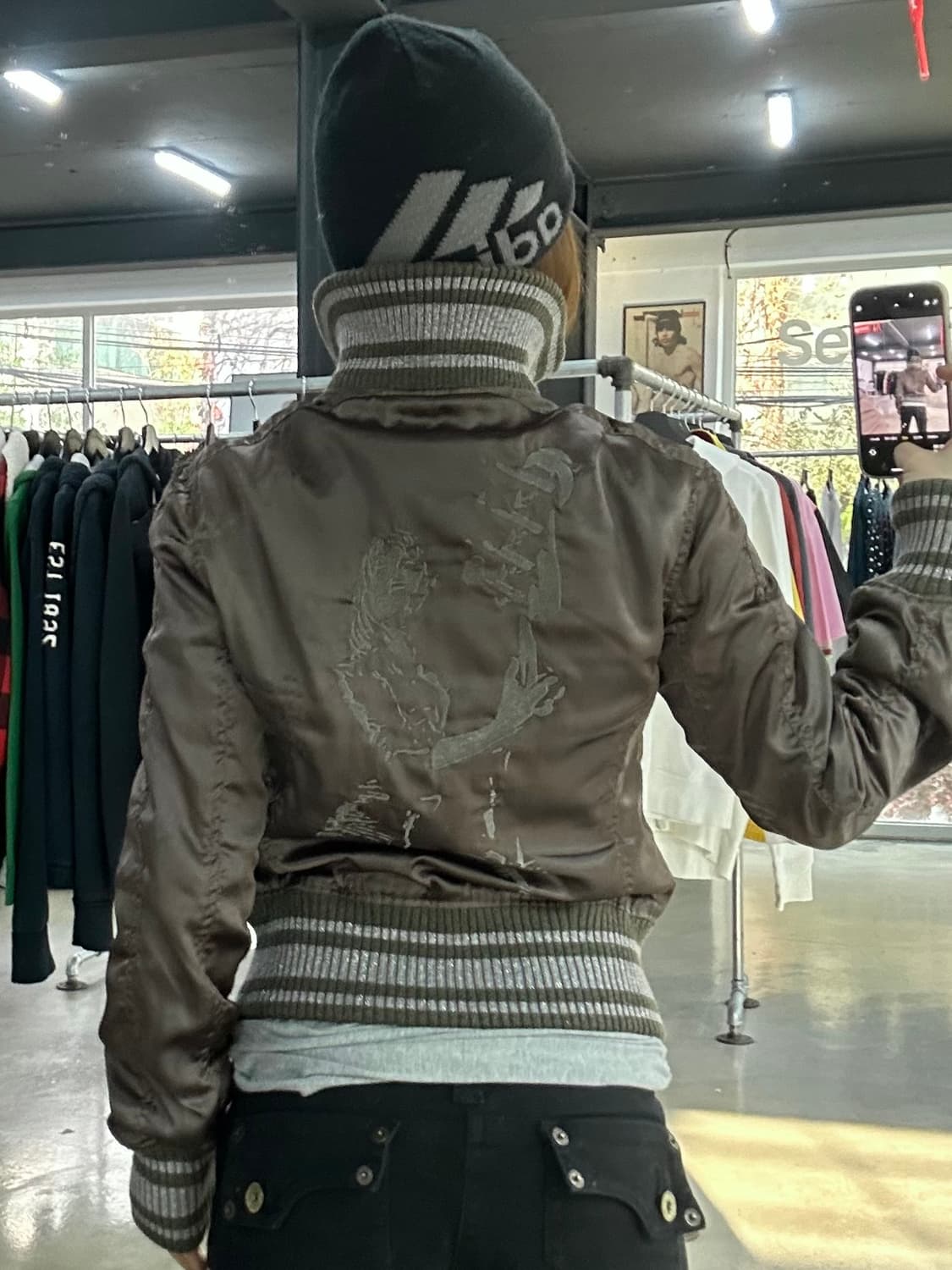 히스테릭글래머 히스걸Rock풀자수로고 하이넥 점퍼 카키 상품이미지1