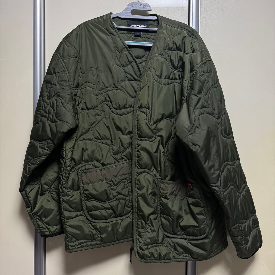 예스아이씨 - 퀼티드 카모 라이너 자켓 카키 M 경량패딩 상품이미지1