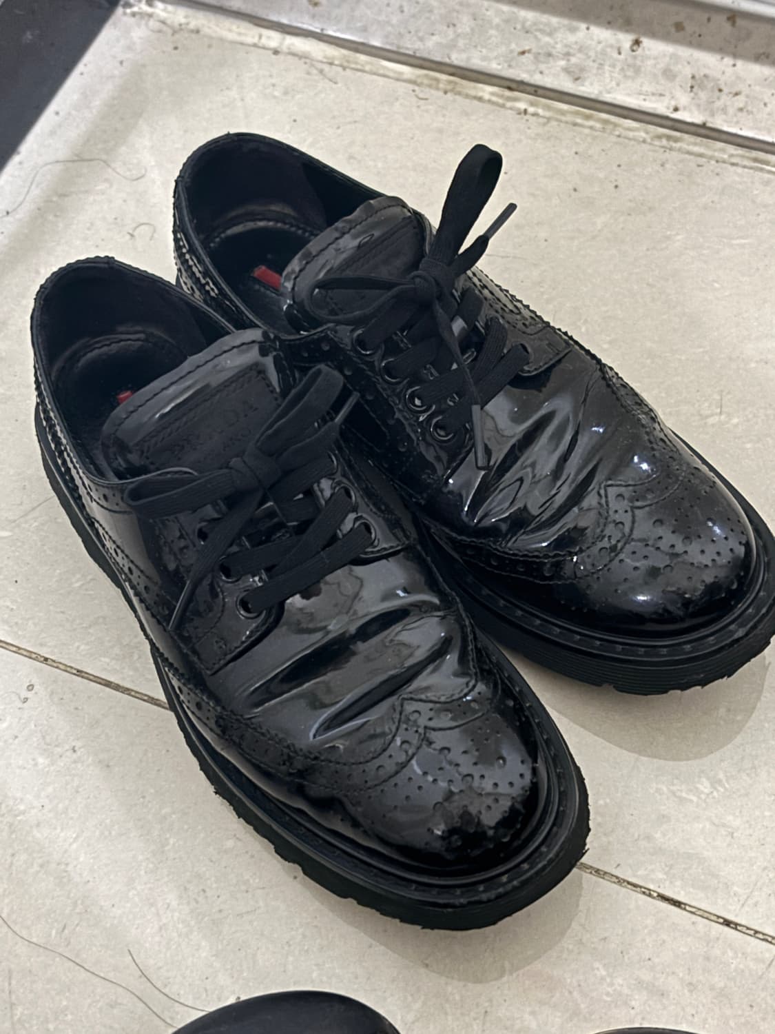 프라다 윙팁 더비슈즈 eu36.5 유광 상품이미지1