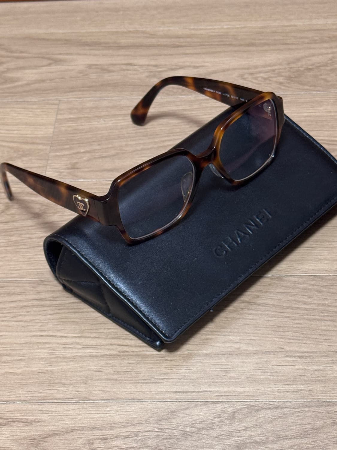 샤넬 하트 로고 안경 레오파드 52 상품이미지4