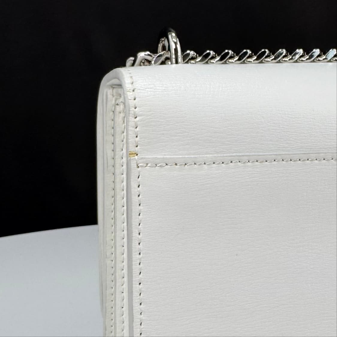 생로랑 모노그램 선셋 은장 체인 숄더백 미듐 화이트 (442906) 상품이미지7