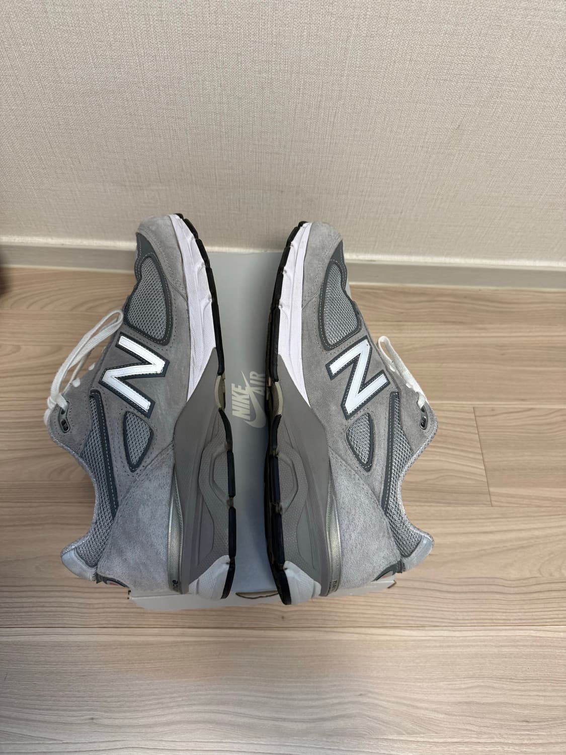 뉴발란스 990v4 메이드 인 USA 그레이 실버 상품이미지6