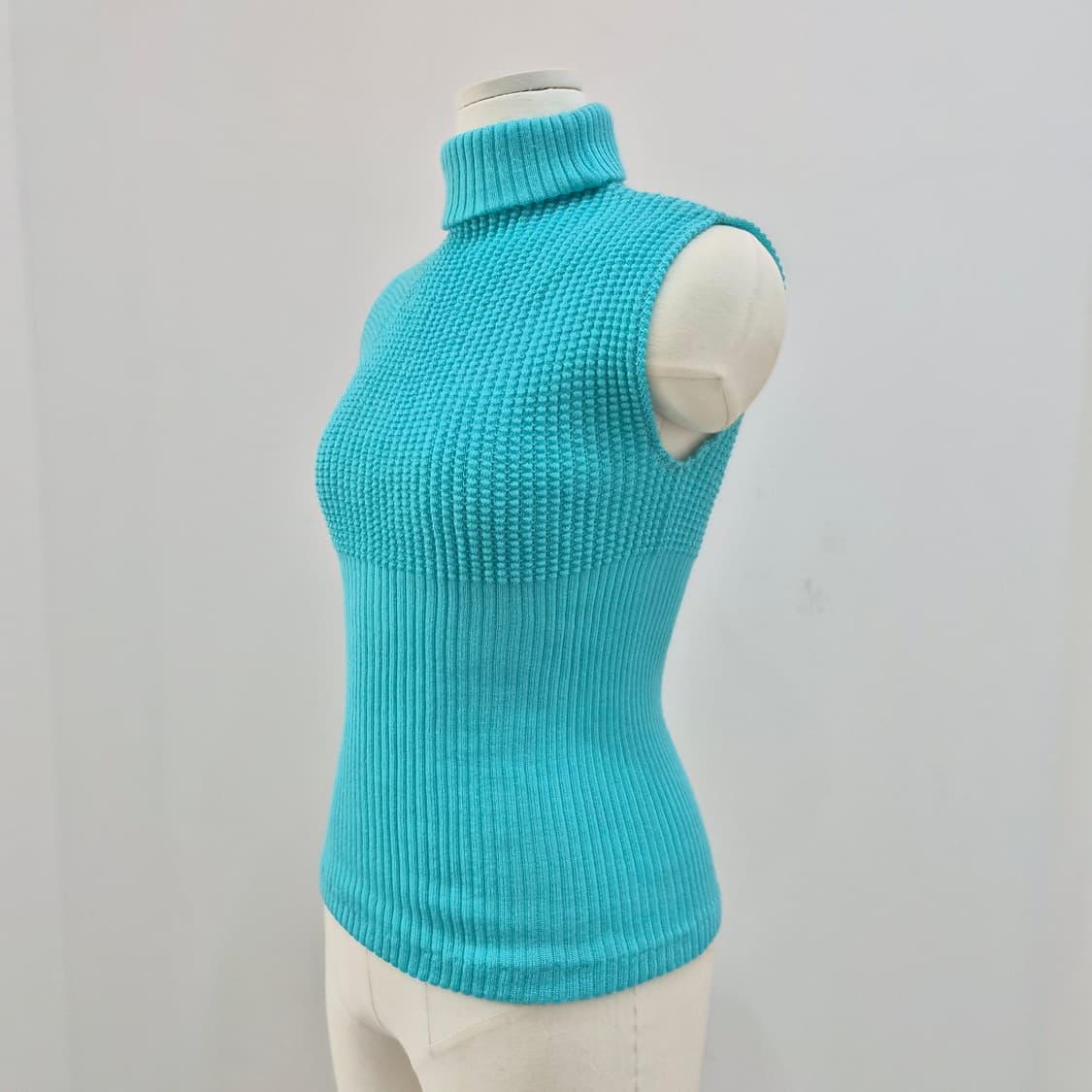 프랑스산 터쿼이즈 블루 터틀넥 민소매 니트 상품이미지2